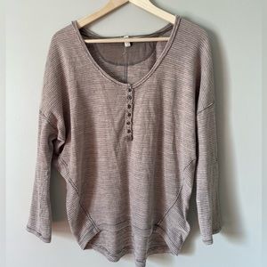 Free People “We the Free” Mixed Brown slouchy Henley top